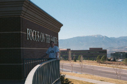 balcony.jpg (31304 bytes)